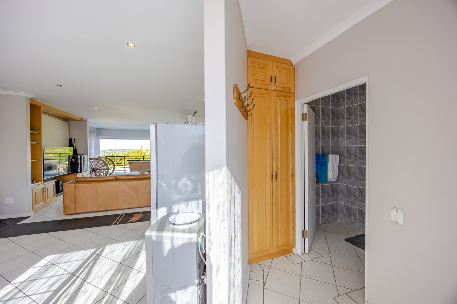 6 Bedroom Property for Sale in Vergesig Western Cape